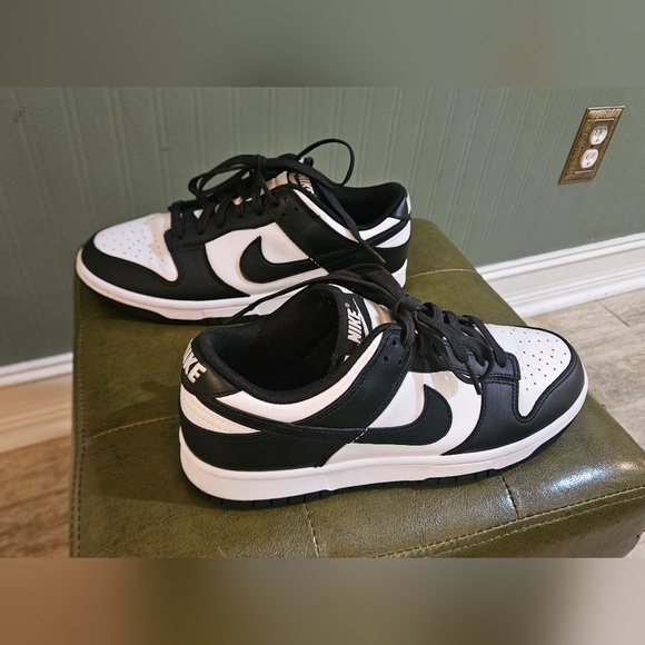 NIKE Dunk Low Retro Leather Sneakers In Panda. Black/White. Mens 7.5/Womens 8.5. - Picture 12 of 16
